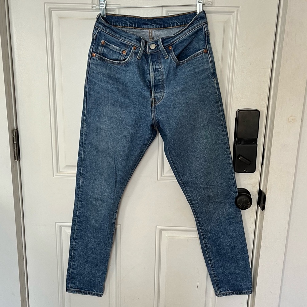 Levi 501 skinny jeans 27 waist 28 length